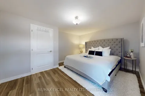 73 McCabe Crescent, Vaughan, ON L4J 2S6