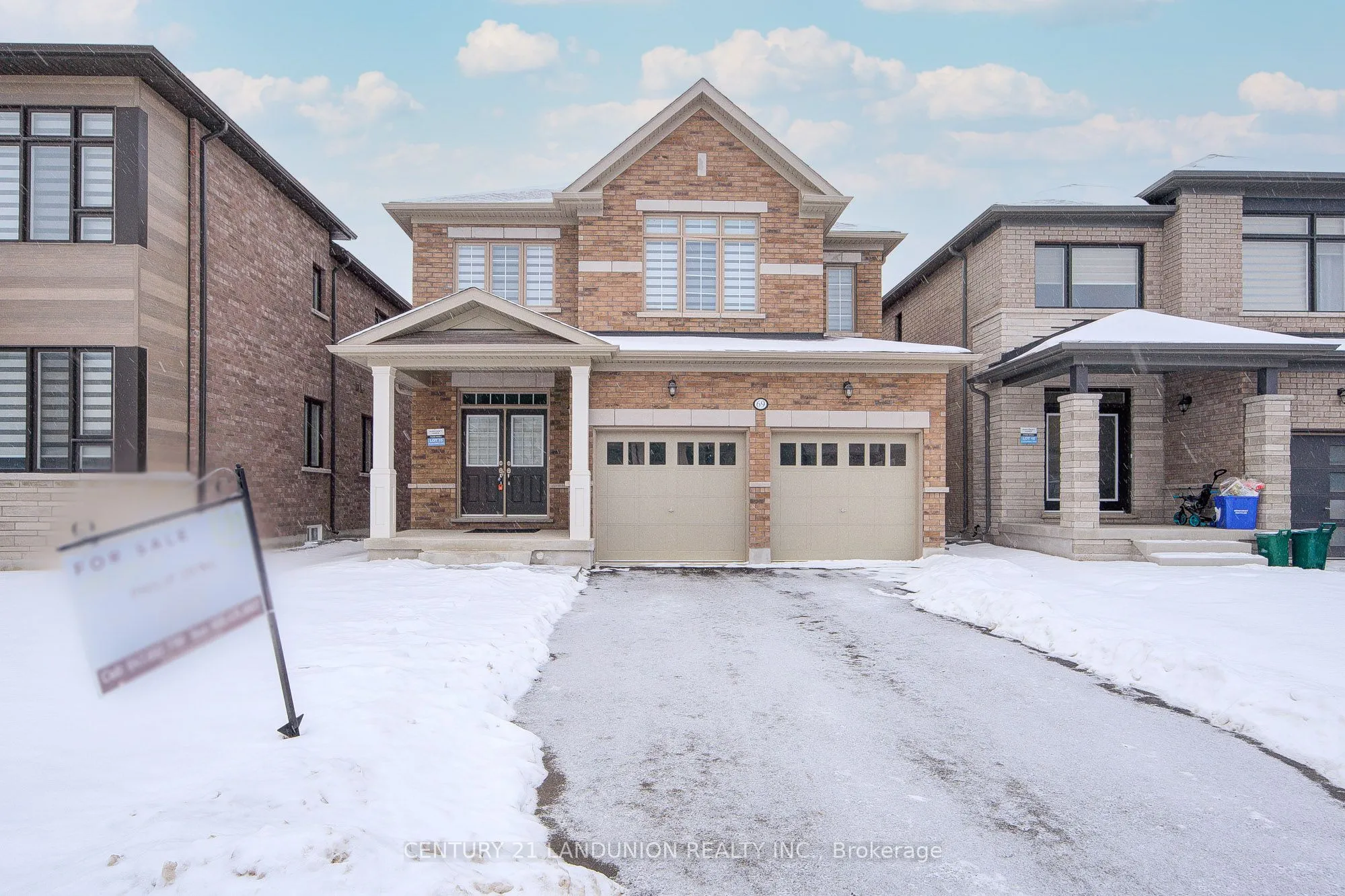 69 Bud Leggett Crescent, Georgina, ON L4P 0T1