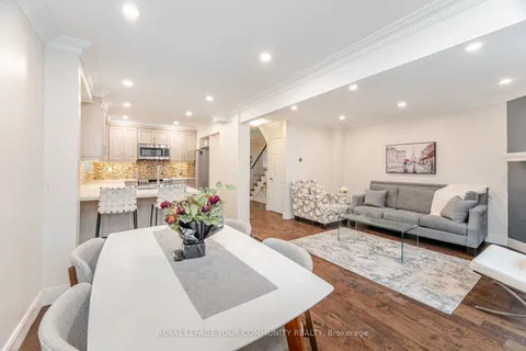 48 Bluesky Crescent, Richmond Hill, ON L4C 8H9