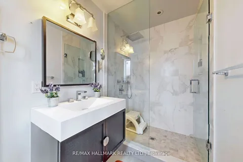 152 Grenadier Crescent, Vaughan, ON L4J 7V6