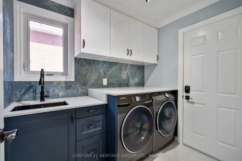 20 Fox Run Lane, Bradford West Gwillimbury, ON L3Z 2Z3