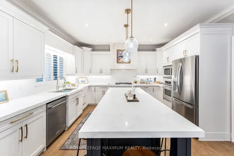 14 Pine Grove Road, Vaughan, ON L4L 2X1