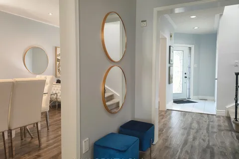 23 Springer Drive, Richmond Hill, ON L4C 0E9