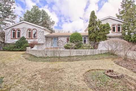 4 Thornlea Court, Markham, ON L3T 2R2