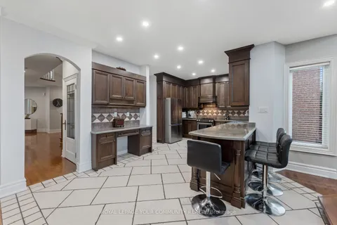 24 Julia Valentina Avenue, Vaughan, ON L4H 1Y9