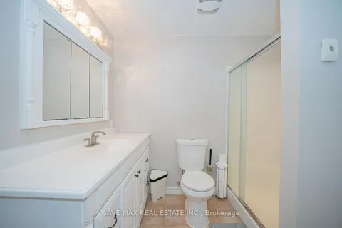 5 Kathryn Court, Bradford West Gwillimbury, ON L3Z 3Z7