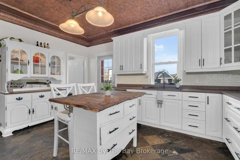 72 River Street, Brock, ON L0C 1H0