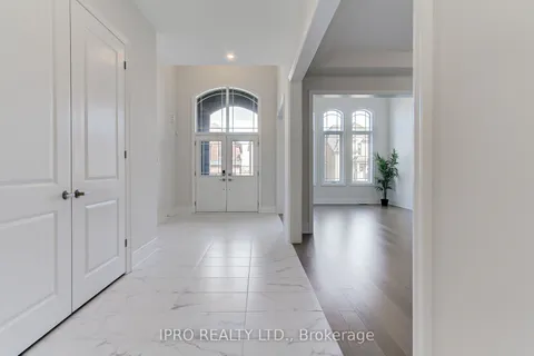 19 Plank Road, Bradford West Gwillimbury, ON L3Z 4N3