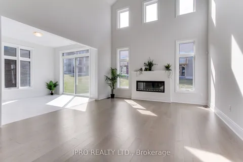 19 Plank Road, Bradford West Gwillimbury, ON L3Z 4N3