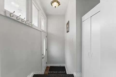 234 Penn Avenue, Newmarket, ON L3Y 2S5