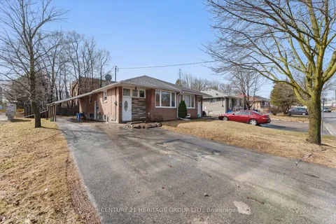 234 Penn Avenue, Newmarket, ON L3Y 2S5