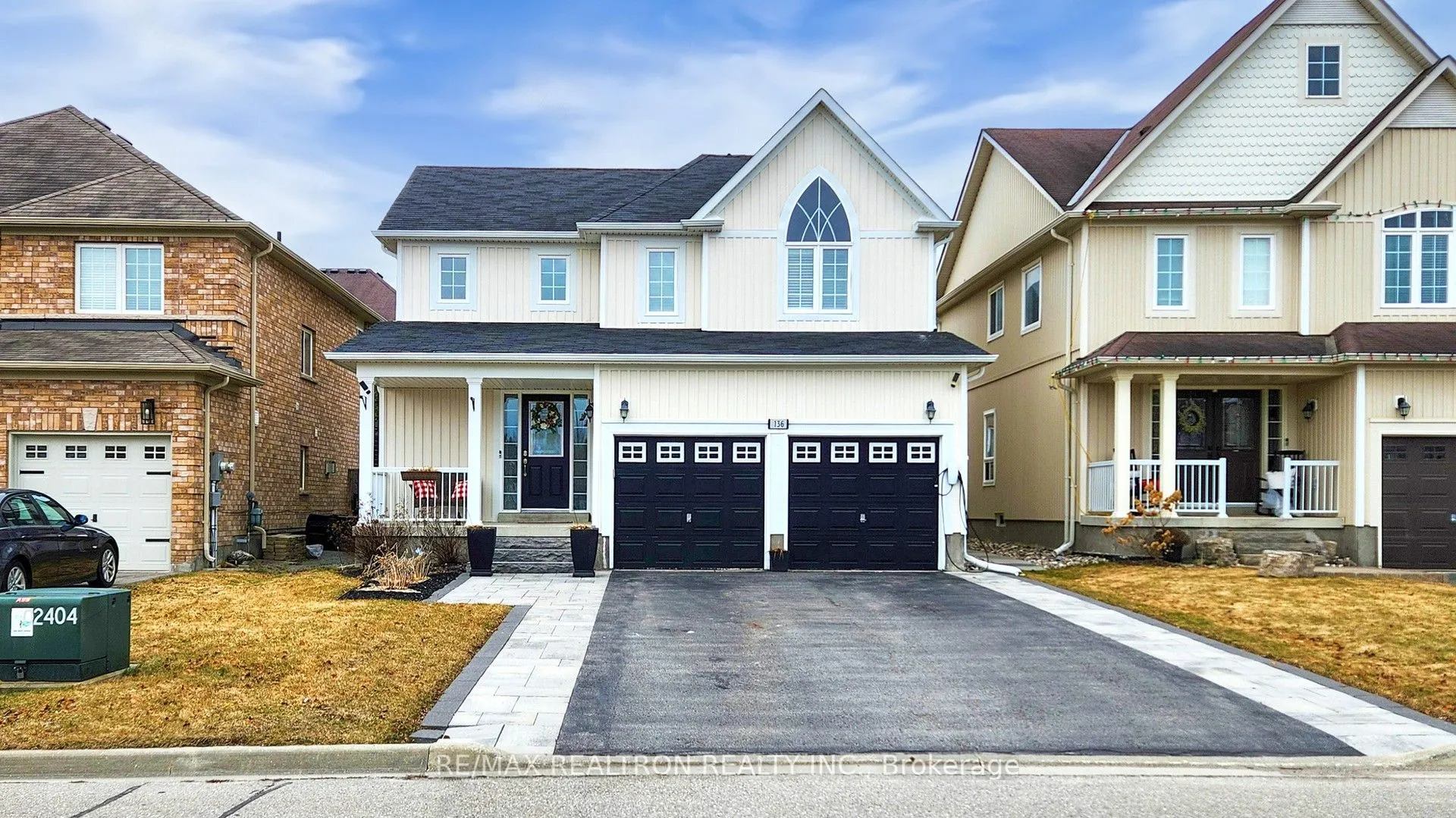 136 Donald Stewart Crescent, East Gwillimbury, ON L0G 1M0