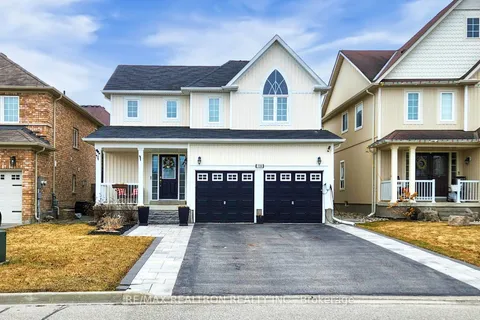 136 Donald Stewart Crescent, East Gwillimbury, ON L0G 1M0