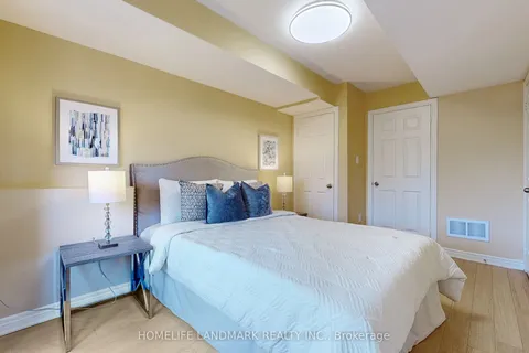 45 Dundas Way, Markham, ON L6E 0R7