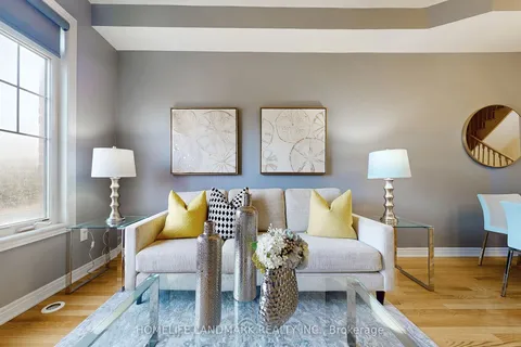 45 Dundas Way, Markham, ON L6E 0R7