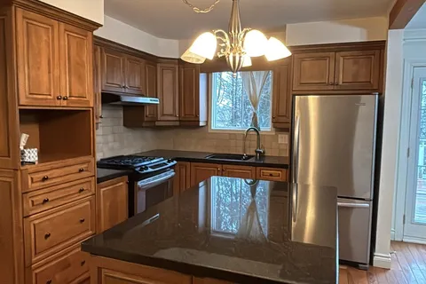 3 Royal Oak Road, East Gwillimbury, ON L0G 1M0