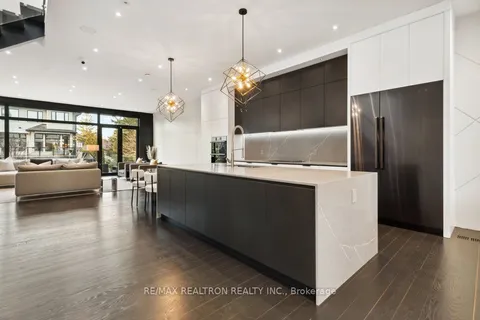 156 Garden Avenue, Richmond Hill, ON L4C 6M2