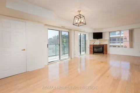 141 Woodbridge Avenue, Vaughan, ON L4L 2S6