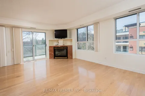 141 Woodbridge Avenue, Vaughan, ON L4L 2S6
