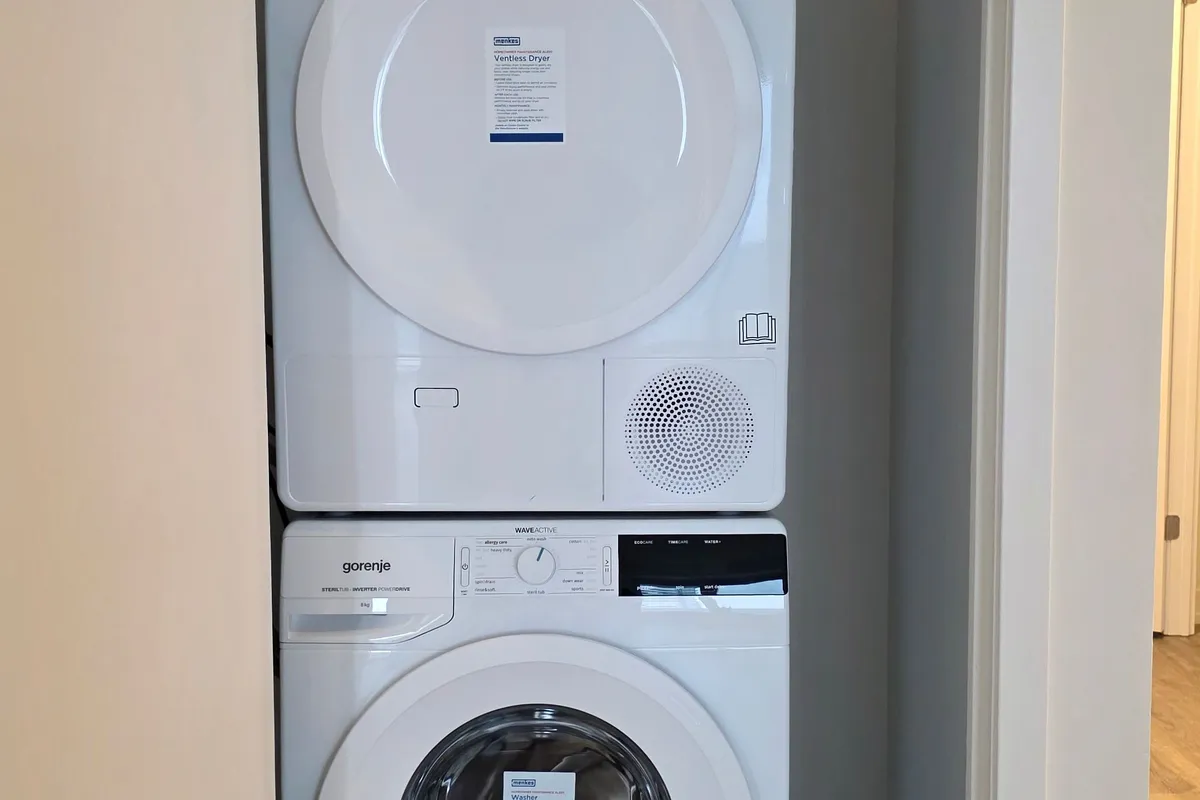 195 COMMERCE Street, ON L4K 0P9