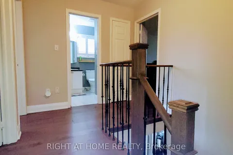 28 Fonteselva Avenue, Vaughan, ON L4H 2S1