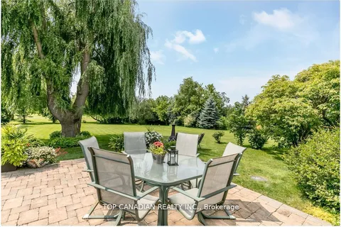 31 Golfview Boulevard, Bradford West Gwillimbury, ON L3Z 2A6