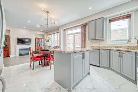 72 Vandervoort Drive, Richmond Hill, ON L4E 0C7