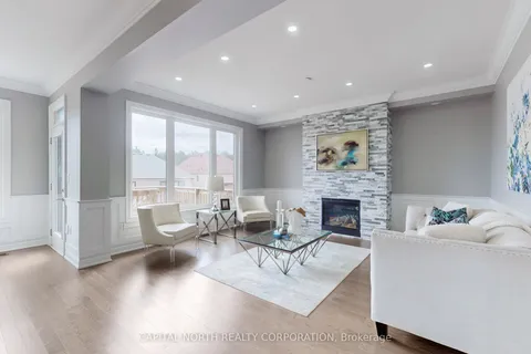 126 Meadow Vista Crescent, East Gwillimbury, ON L9N 1M8