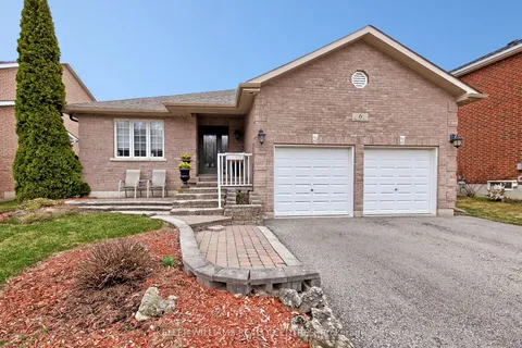 6 Sutherland Avenue, Bradford West Gwillimbury, ON L3Z 3H9