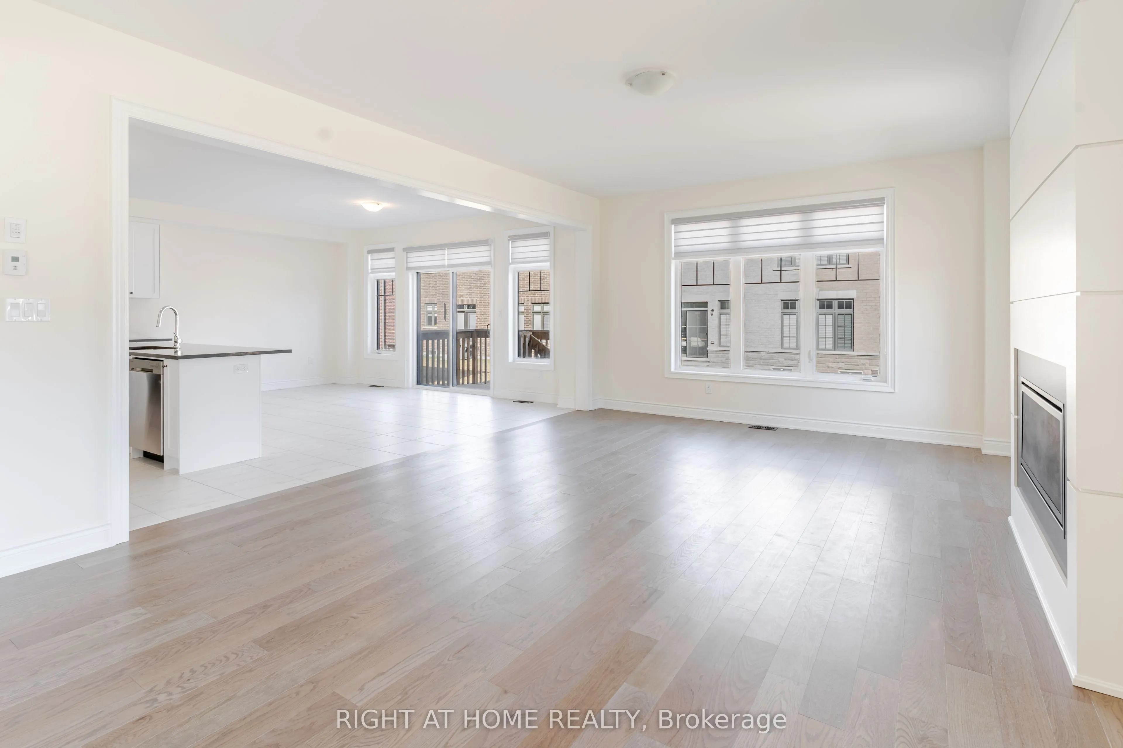 126 Settlers Crescent, Bradford West Gwillimbury, ON L0G 1W0