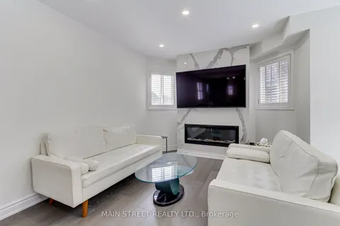 834 Pucks Place, Newmarket, ON L3X 2K3