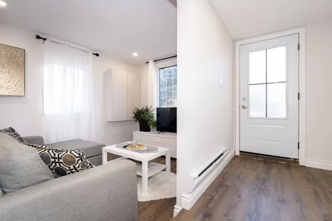 123 Wildwood Avenue, Richmond Hill, ON L4E 3B6