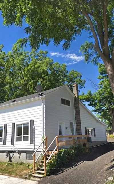 32-34 Superior Street, Newmarket, ON L3Y 3X3