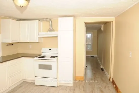 32-34 Superior Street, Newmarket, ON L3Y 3X3