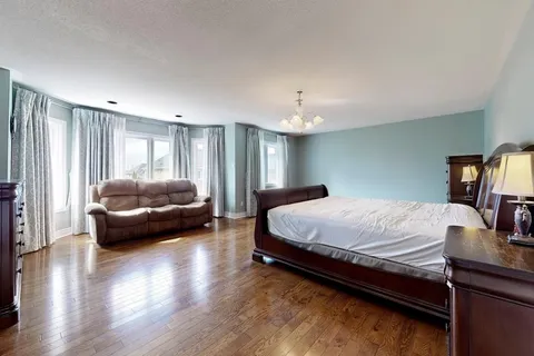 26 Yellow Birch Crescent, Richmond Hill, ON L4B 3R4