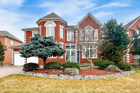 26 Yellow Birch Crescent, Richmond Hill, ON L4B 3R4