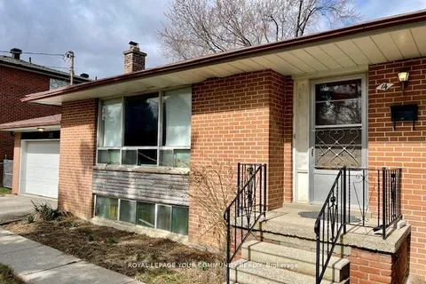 14 May Avenue, Richmond Hill, ON L4C 3S6