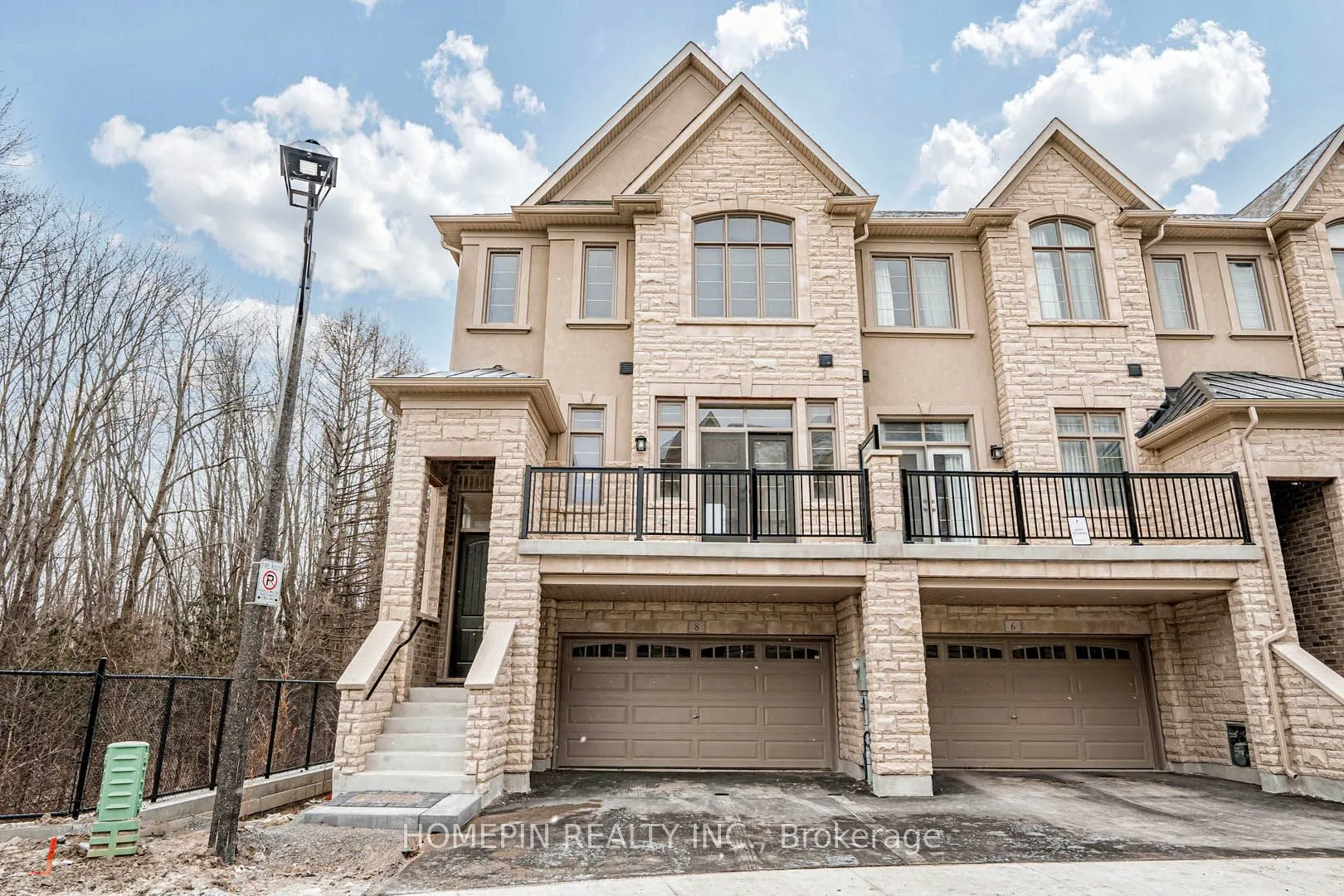 8 Gardeners Lane, Markham, ON L6C 3L5