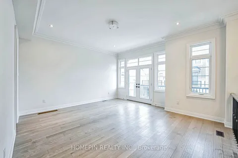 8 Gardeners Lane, Markham, ON L6C 3L5