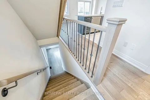 8 Gardeners Lane, Markham, ON L6C 3L5