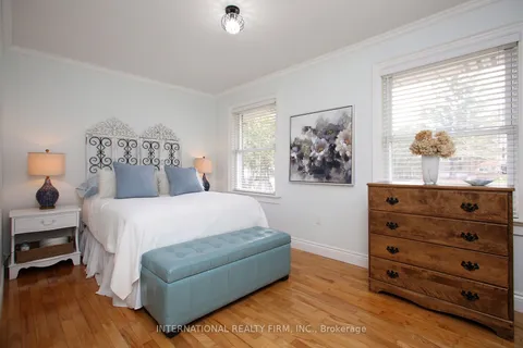 6 Charles Street, East Gwillimbury, ON L0G 1V0