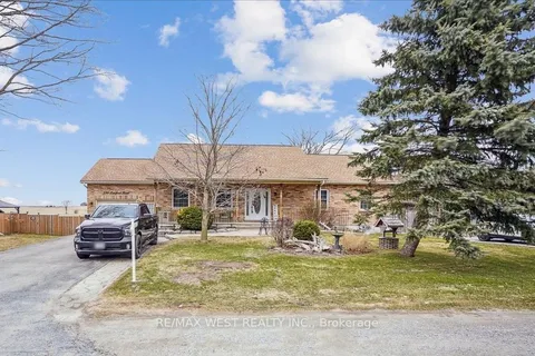 390 Sandford Road, Uxbridge, ON L0C 1E0