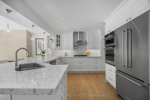 19 Rathfon Crescent, Richmond Hill, ON L4C 5B6