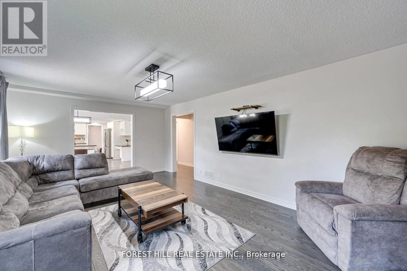 32 Grandview Crescent, Bradford West Gwillimbury, ON L3Z 3L1