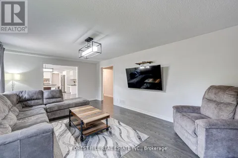 32 Grandview Crescent, Bradford West Gwillimbury, ON L3Z 3L1
