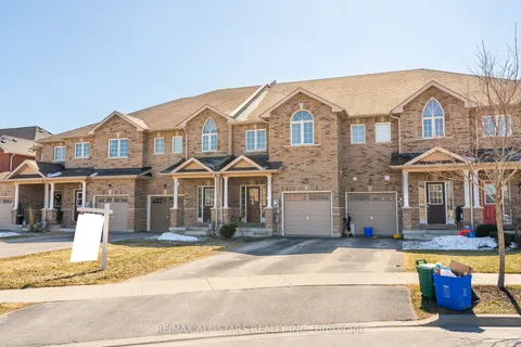 24 Bud Doucette Court, Uxbridge, ON L9P 0E4