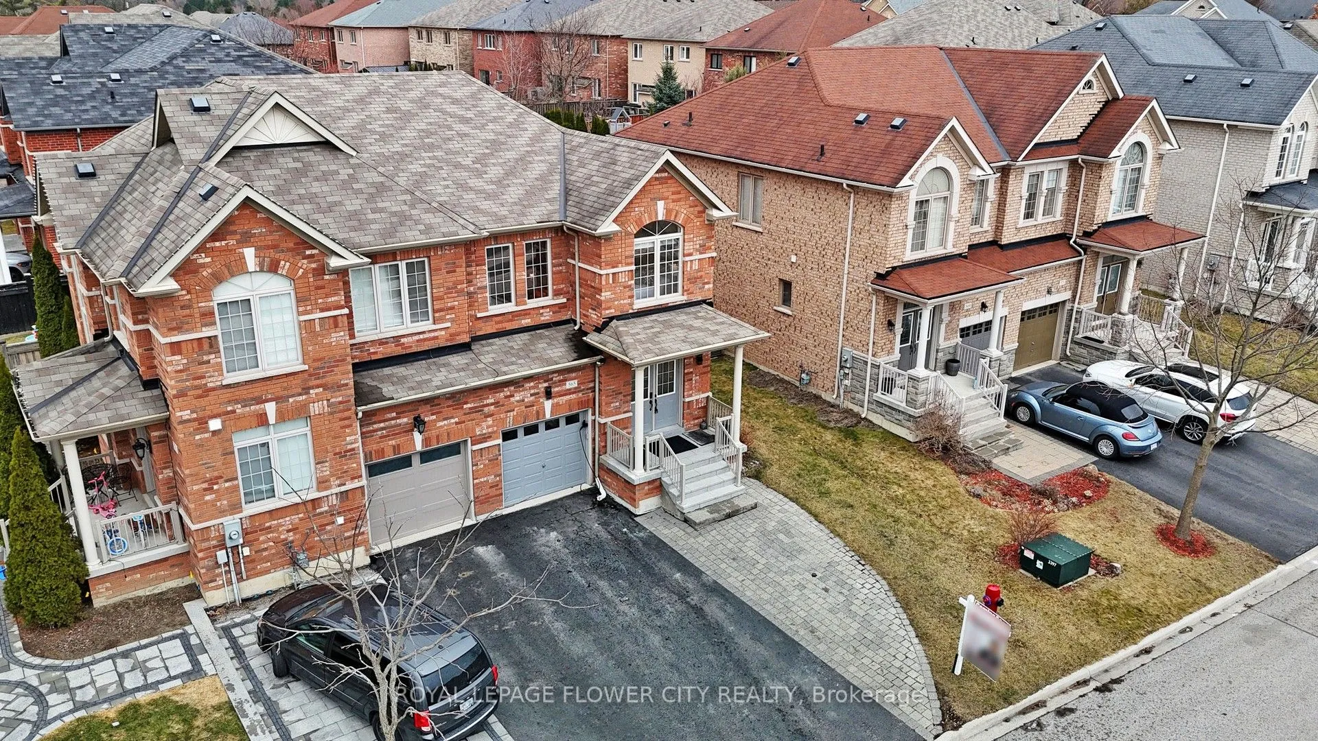 565 Foxcroft Boulevard, Newmarket, ON L3X 3L6