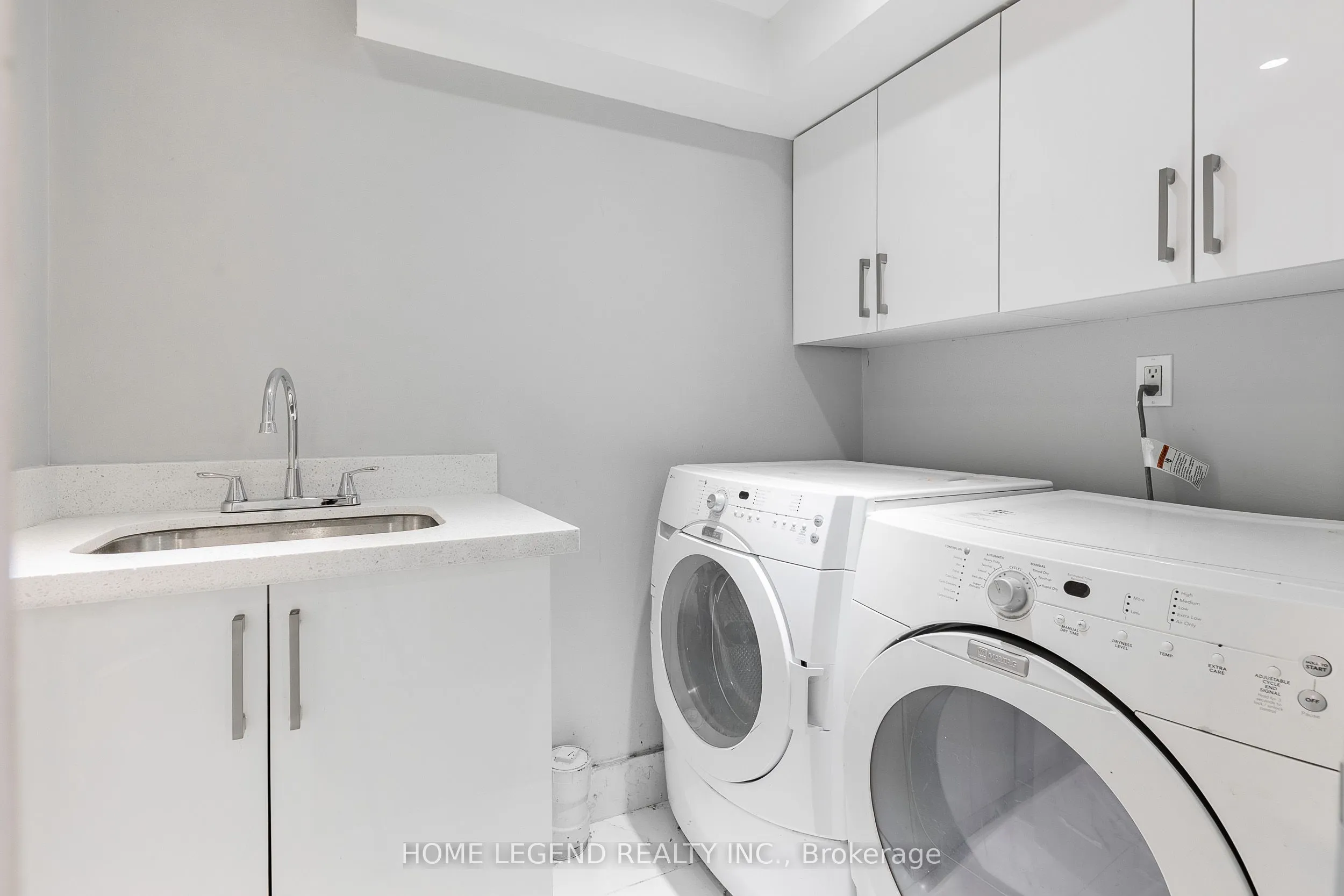 102 Tangmere Crescent, Markham, ON L3R 6Y5