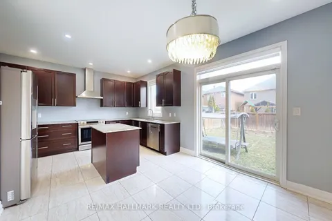 45 Romanelli Crescent, Bradford West Gwillimbury, ON L3Z 0X7