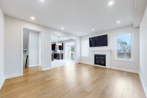 45 Romanelli Crescent, Bradford West Gwillimbury, ON L3Z 0X7